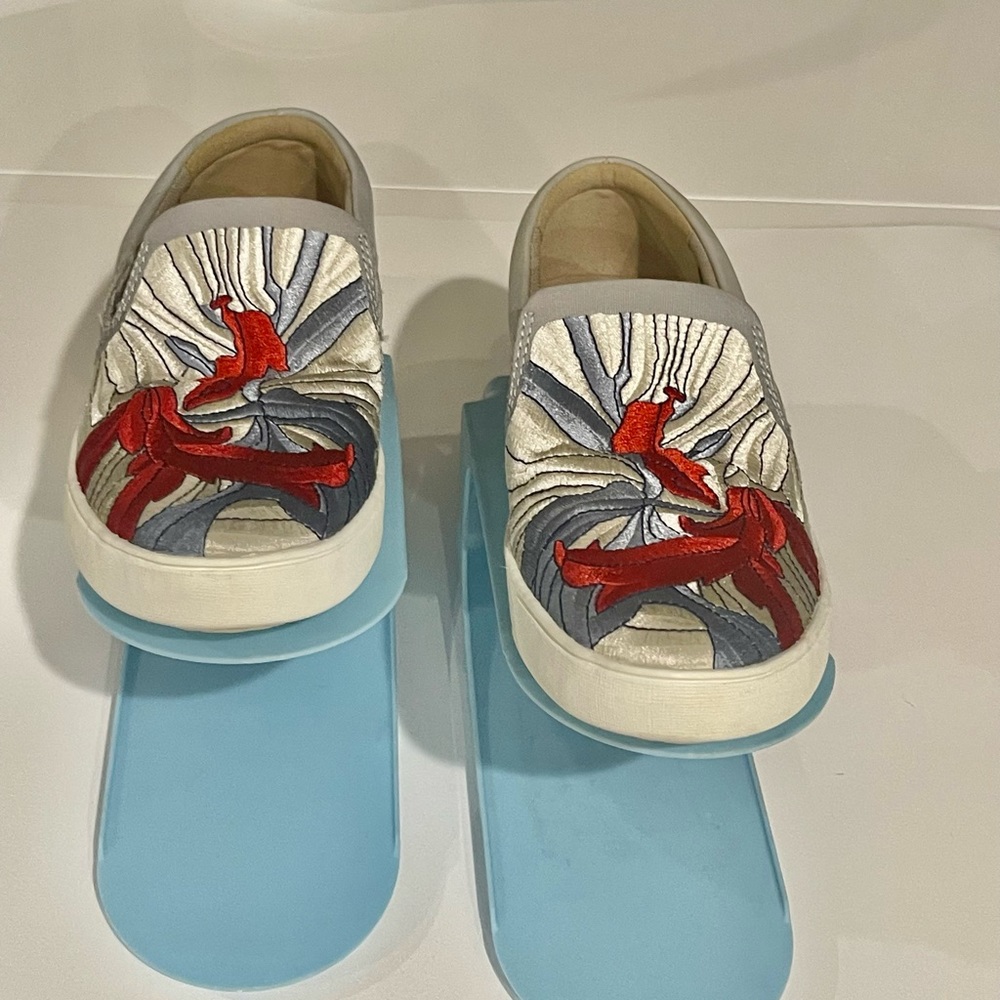 Naturalizer Light Blue Embroidered Sneakers